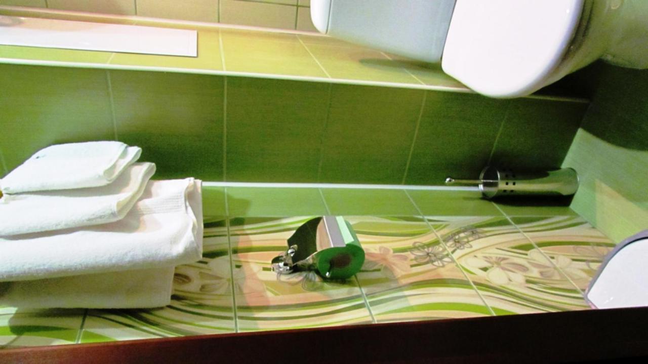 Paradise Hotel Gomel Esterno foto