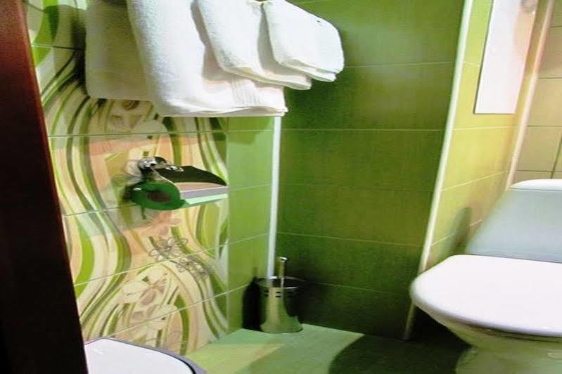 Paradise Hotel Gomel Esterno foto
